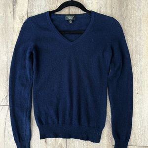 Navy blue crewneck cashmere sweater